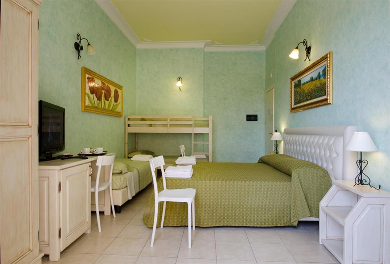 Hotel Salento Gold Beach Marina Di Pescoluse Oda fotoğraf